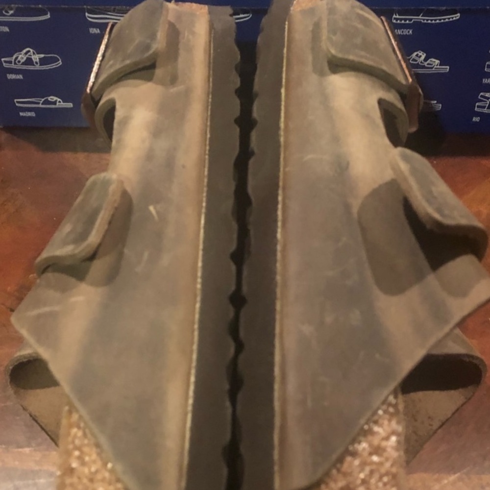 BIRKENSTOCK: REAL V. FAKE PART IV - Picture 2 of 16